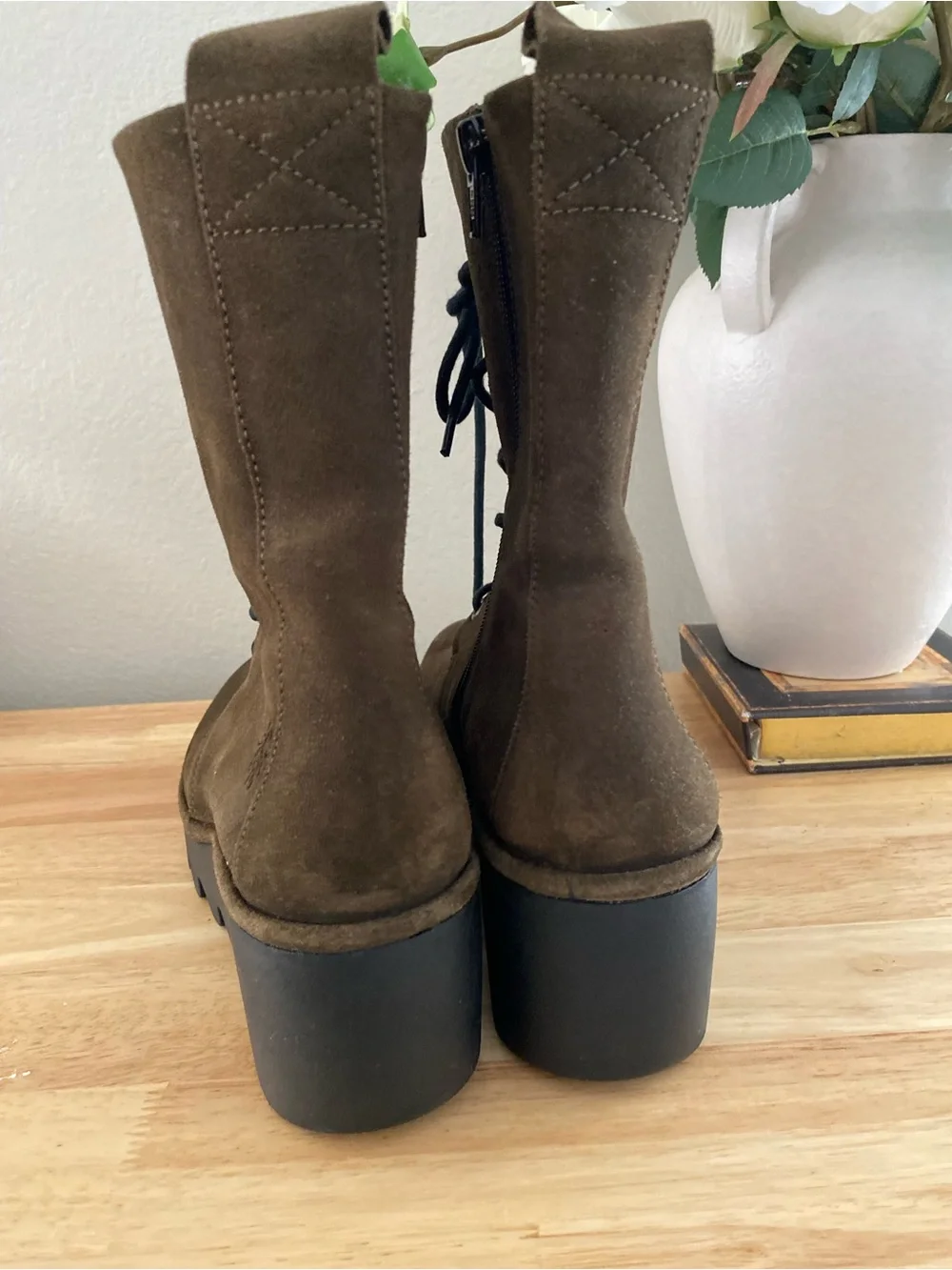 Fly London suede lace